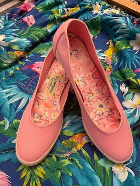 Vintage 60s Patio Outdoorables Slip-On Flats Cruise Beach Barbie Pink Shoes N7.5